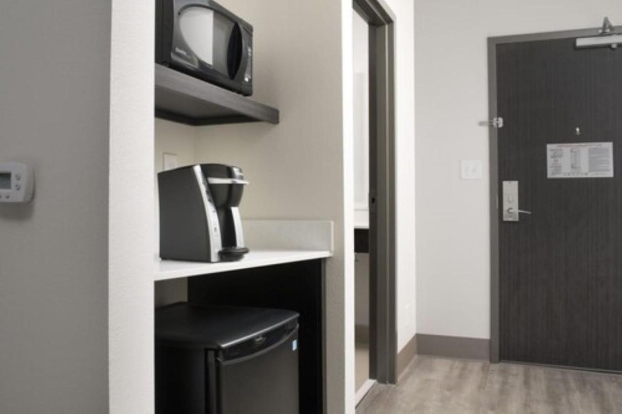 Holiday Inn Express & Suites - North Brunswick By Ihg Екстер'єр фото