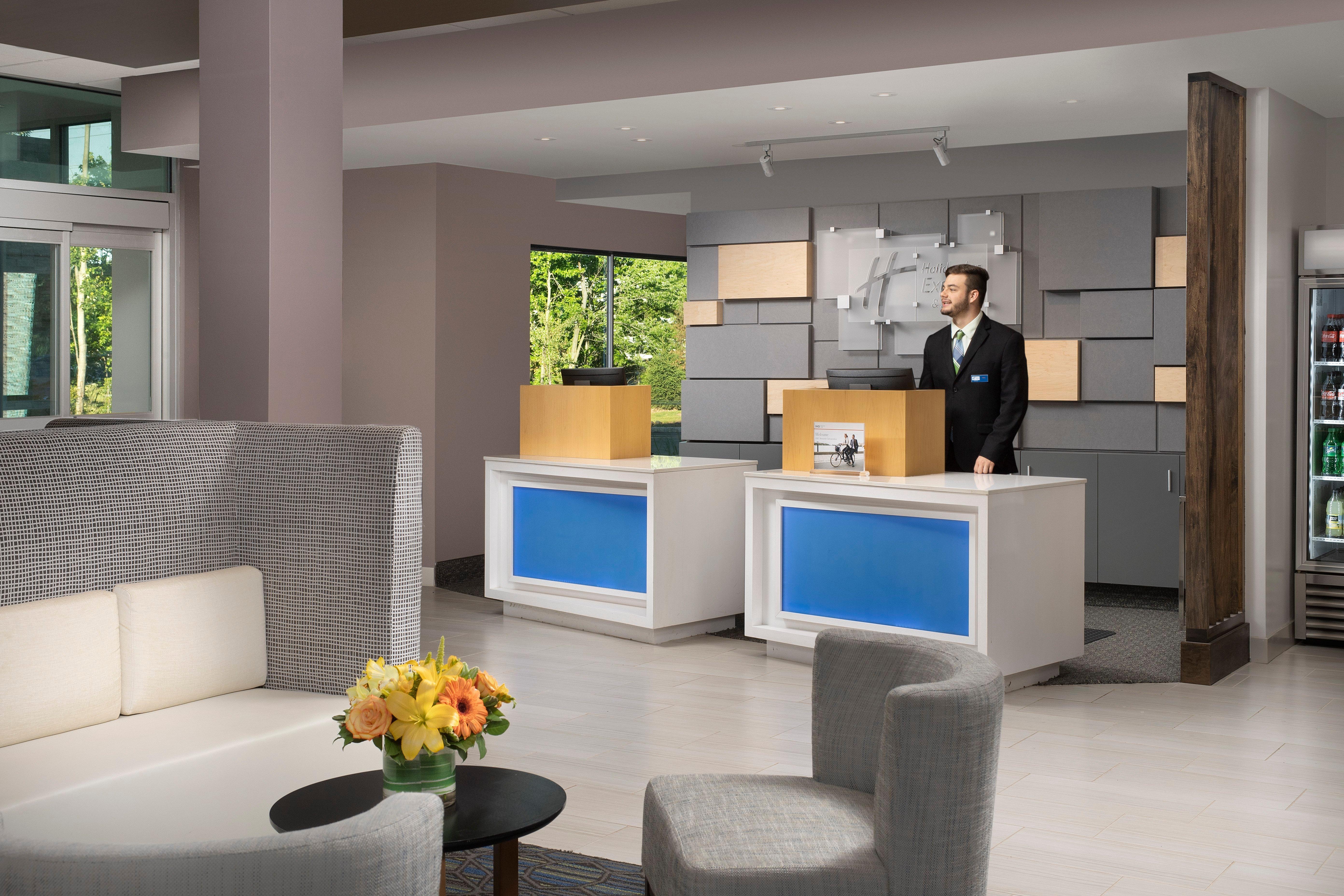 Holiday Inn Express & Suites - North Brunswick By Ihg Екстер'єр фото